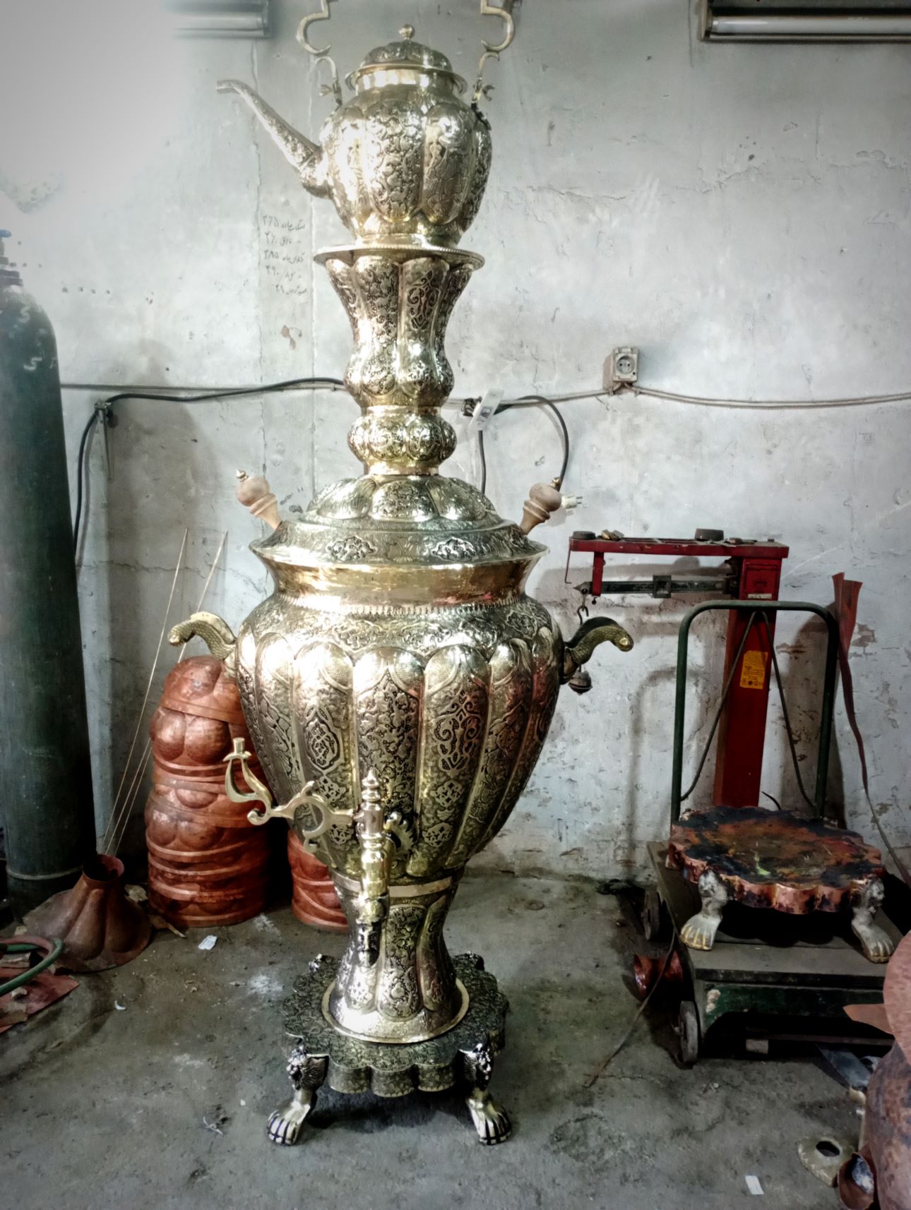 سنگاب و گلدان دستساز مسی